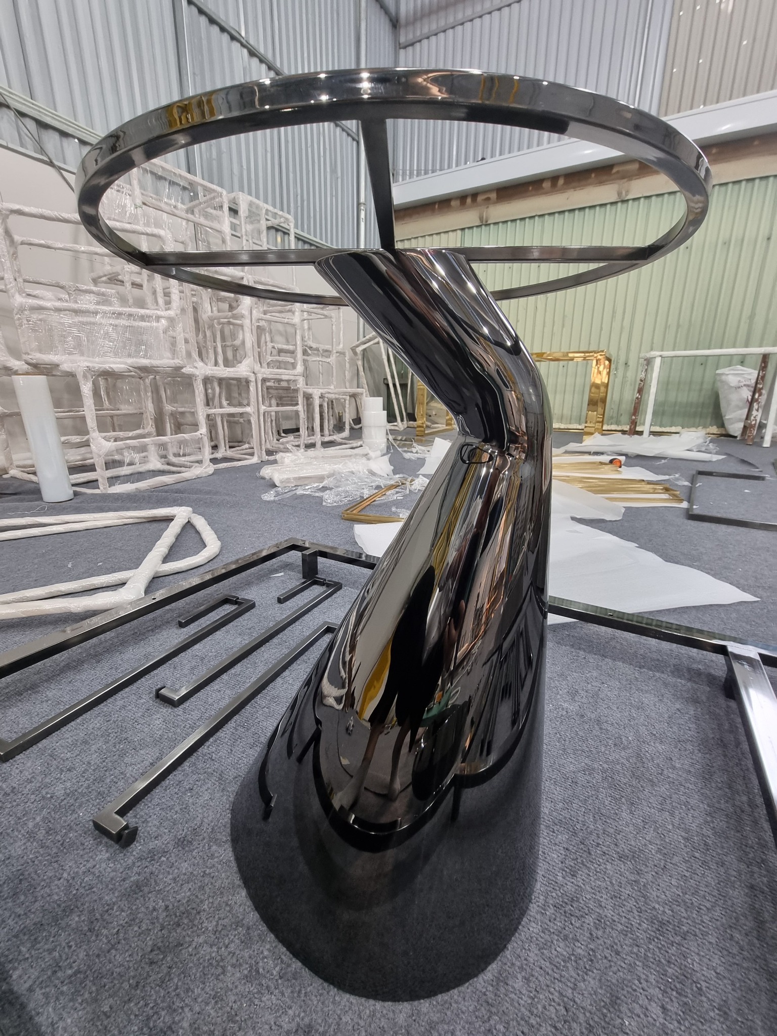 Lợi Ích Vượt Trội Khi Lựa Chọn Gia Công Mạ PVD Cho Sản Xuất 2 Lợi ích gia công mạ pvd Nam Đại Lâm