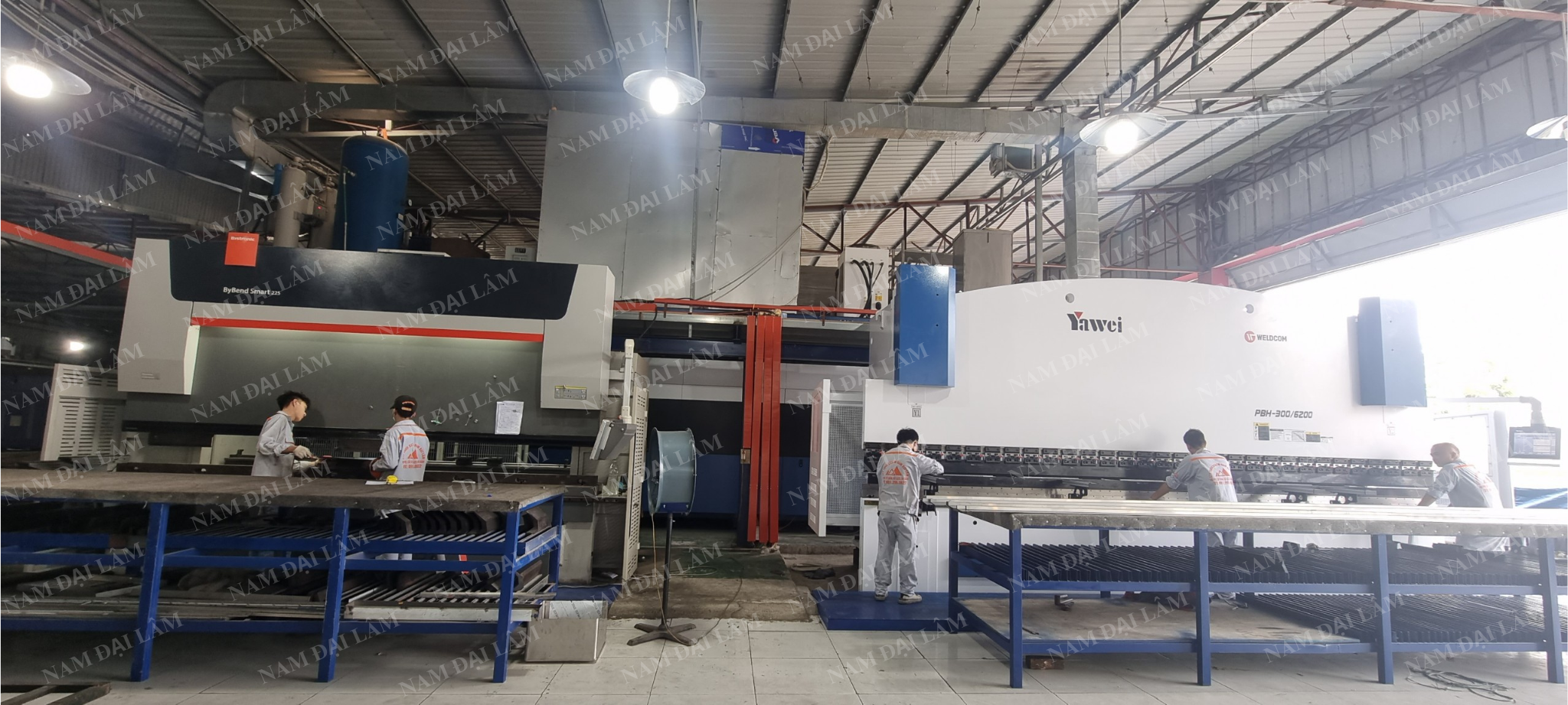 Nam Đại Lâm – Xưởng Inox Mạ PVD Hàng Đầu Cho Thiết Kế Hiện Đại 2 Đội ngũ nhân viên chuyên nghiệp