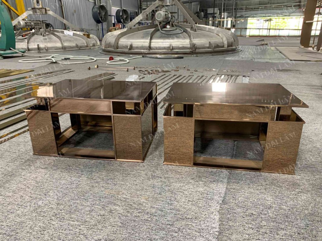 Mạ inox hồng xước: Sự hòa quyện giữa bền bỉ và nghệ thuật 1 chan ban 5 11zon