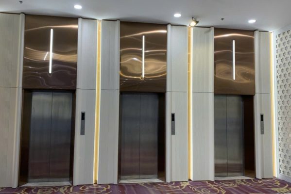 avata ốp thang máy mạ inox