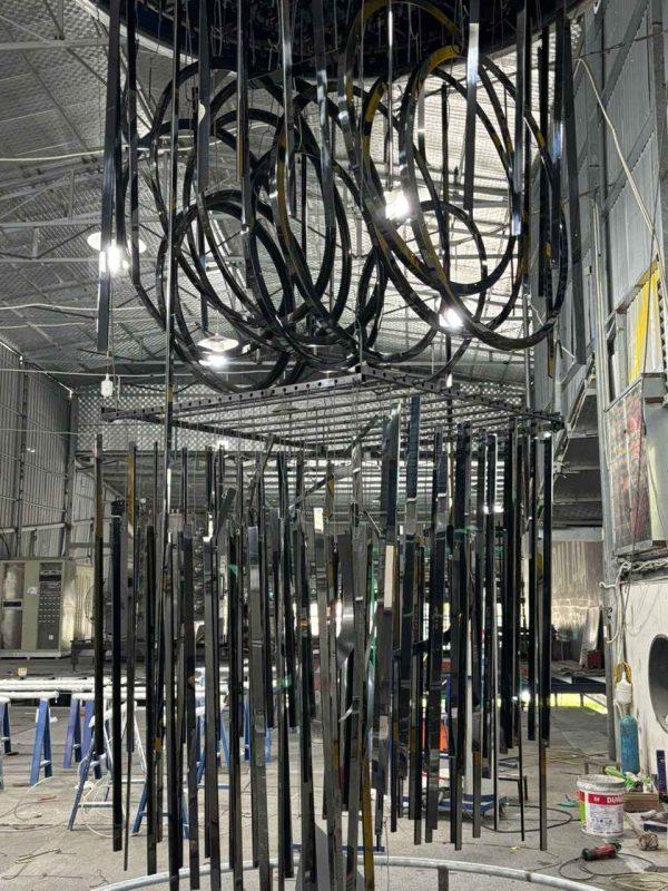 Mạ PVD màu đen: Khi sự tối giản chạm đến đẳng cấp xa hoa 1 avata mạ inox đen trang trí