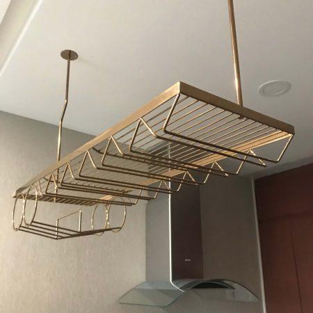 Thanh treo ly mạ cao cấp – Vẻ đẹp chuẩn quầy bar chuyên nghiệp 1 thanh treo ly mạ